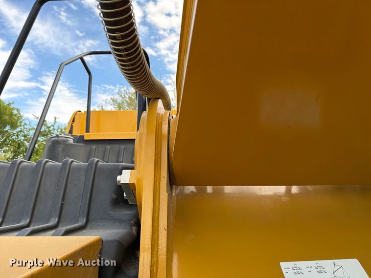 image for item FN3547 2022 Caterpillar 330 TC excavator