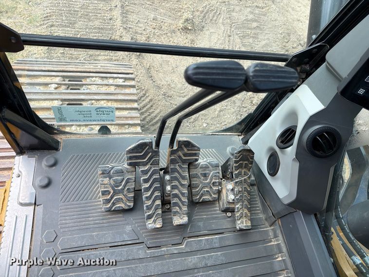 image for item FN3547 2022 Caterpillar 330 TC excavator