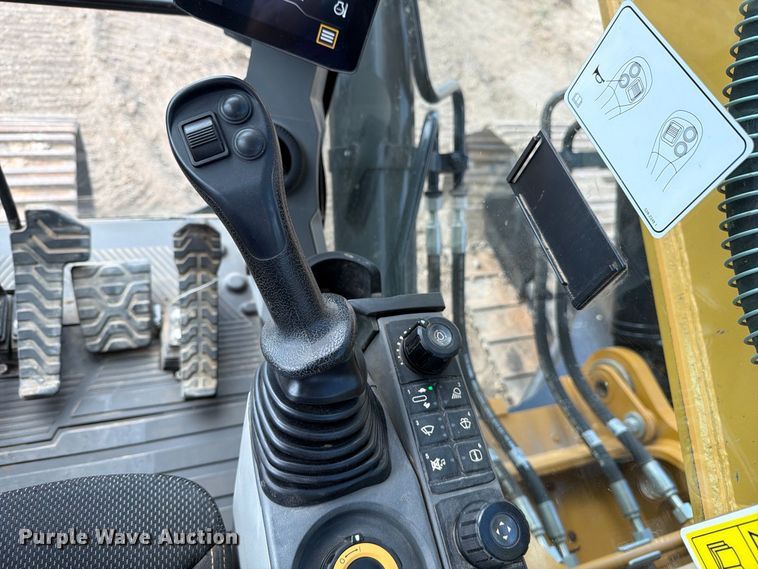 image for item FN3547 2022 Caterpillar 330 TC excavator