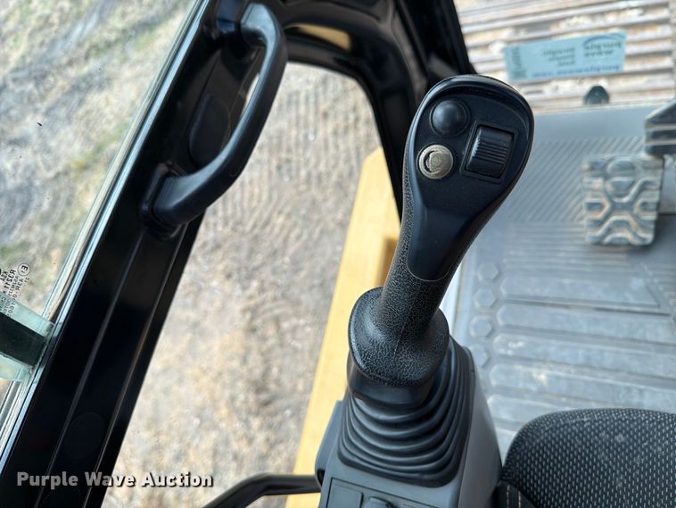 image for item FN3547 2022 Caterpillar 330 TC excavator