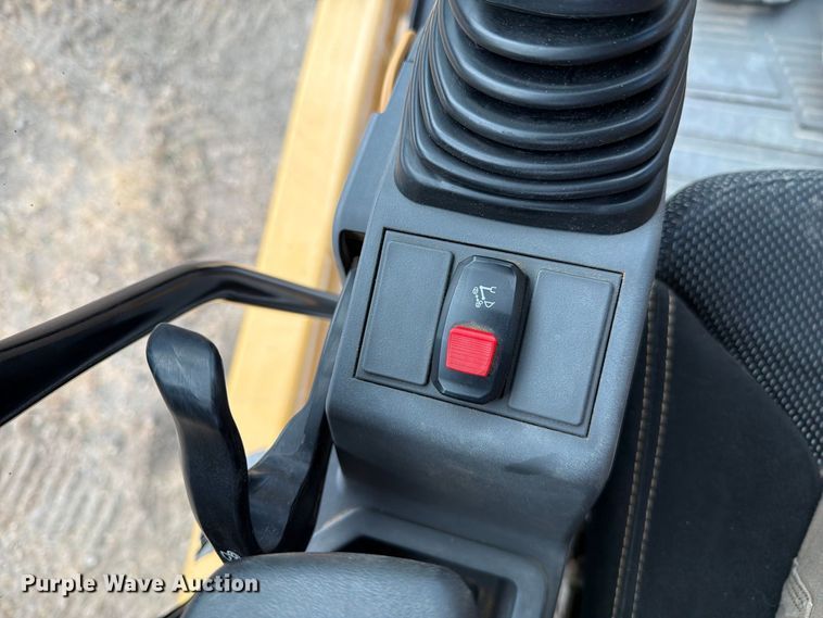 image for item FN3547 2022 Caterpillar 330 TC excavator