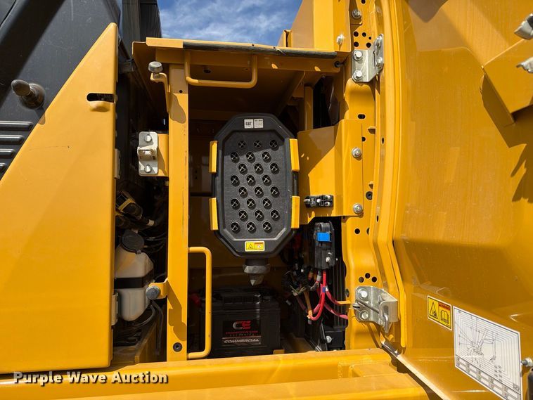 image for item FN3547 2022 Caterpillar 330 TC excavator
