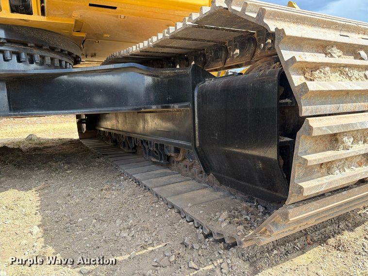 image for item FN3547 2022 Caterpillar 330 TC excavator
