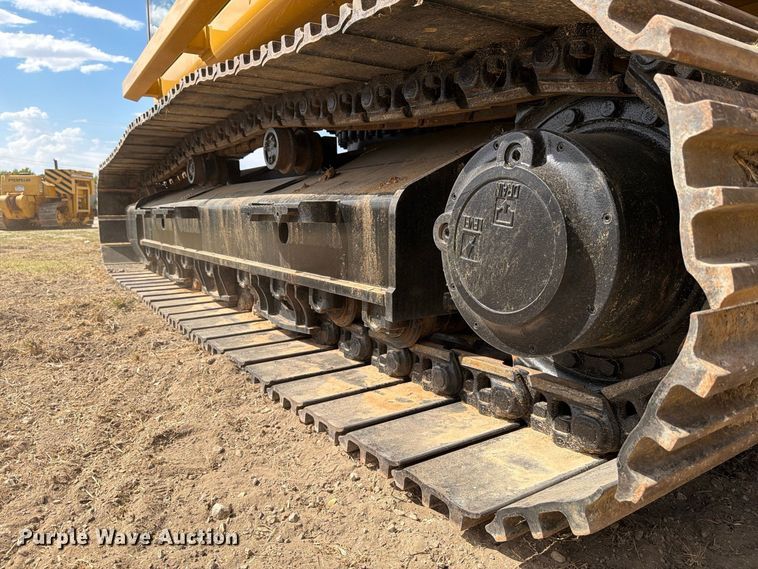image for item FN3547 2022 Caterpillar 330 TC excavator