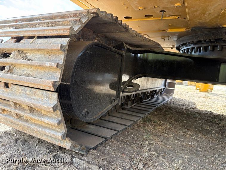 image for item FN3547 2022 Caterpillar 330 TC excavator