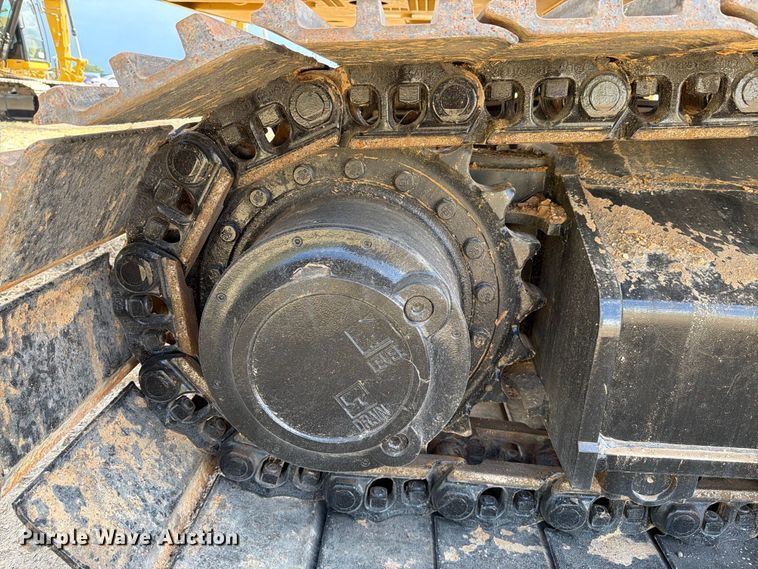 image for item FN3547 2022 Caterpillar 330 TC excavator