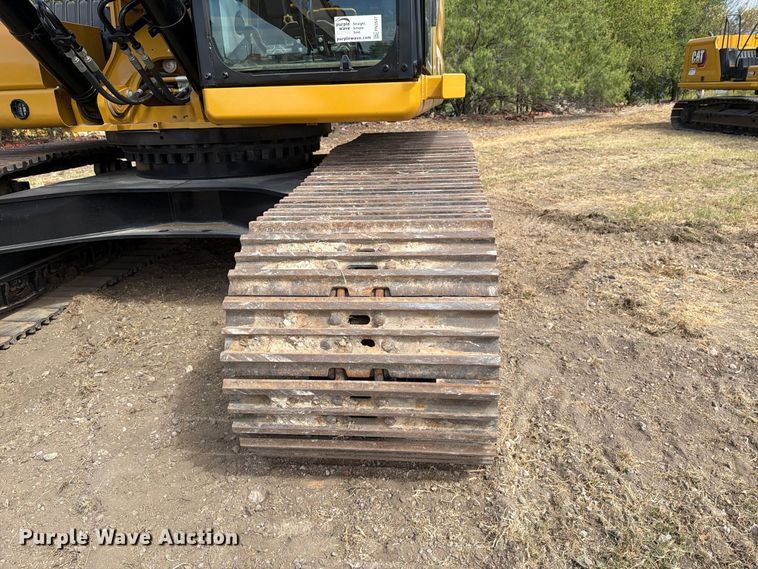 image for item FN3547 2022 Caterpillar 330 TC excavator