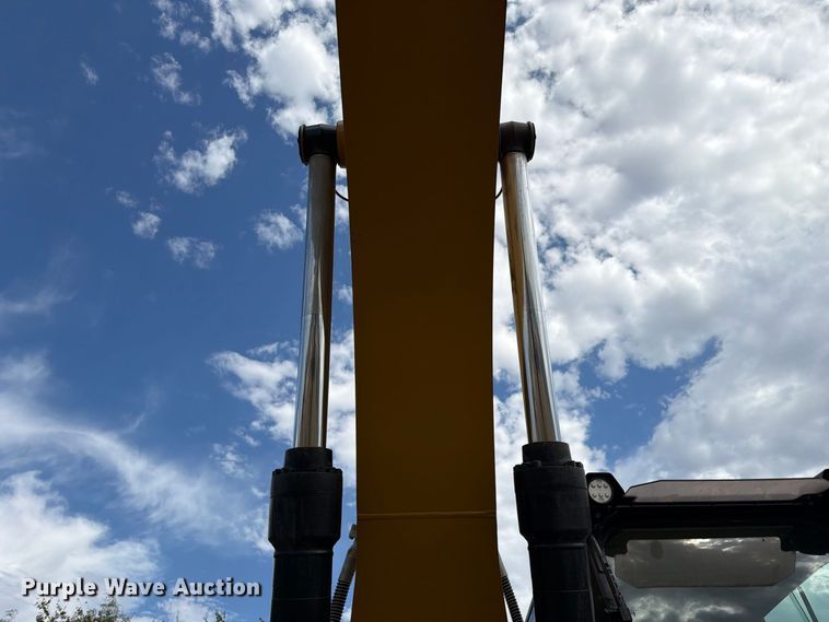 image for item FN3548 2022 Caterpillar 330 excavator
