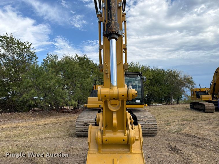 image for item FN3548 2022 Caterpillar 330 excavator