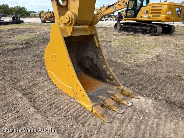 image for item FN3548 2022 Caterpillar 330 excavator