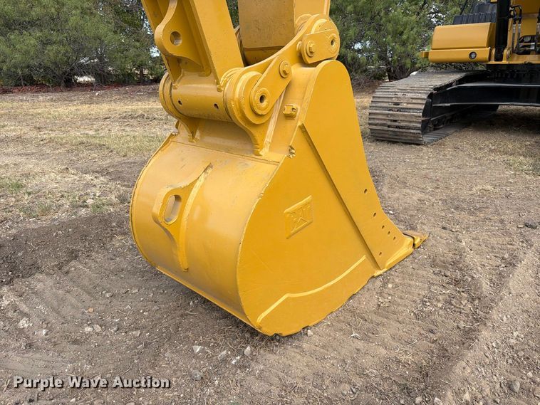 image for item FN3548 2022 Caterpillar 330 excavator