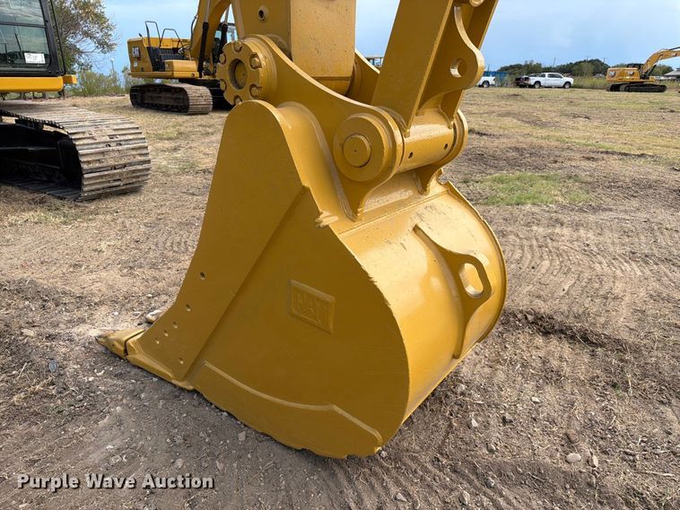 image for item FN3548 2022 Caterpillar 330 excavator