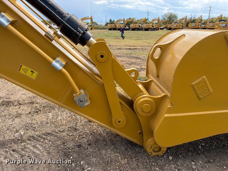 image for item FN3548 2022 Caterpillar 330 excavator