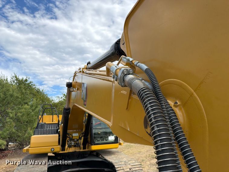 image for item FN3548 2022 Caterpillar 330 excavator