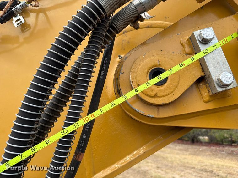 image for item FN3548 2022 Caterpillar 330 excavator