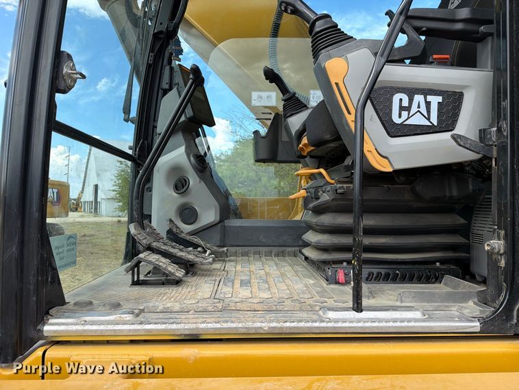 image for item FN3548 2022 Caterpillar 330 excavator