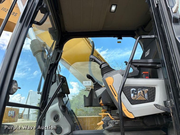 image for item FN3548 2022 Caterpillar 330 excavator