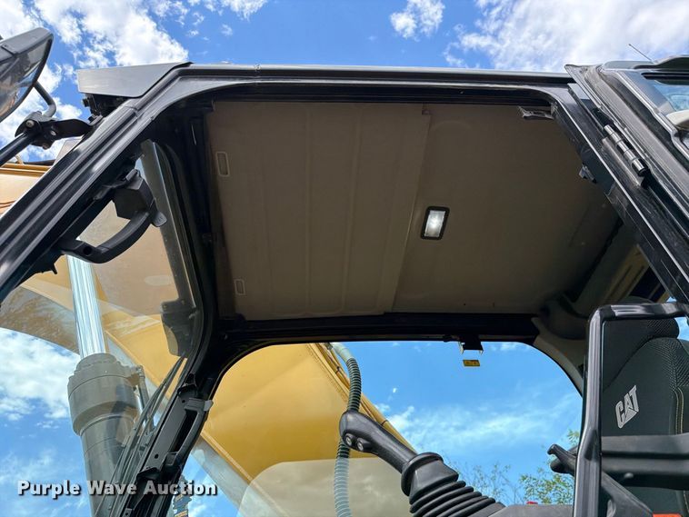 image for item FN3548 2022 Caterpillar 330 excavator