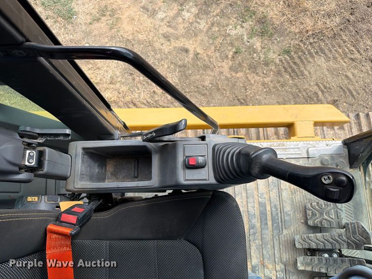 image for item FN3548 2022 Caterpillar 330 excavator