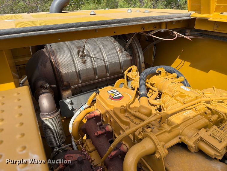 image for item FN3548 2022 Caterpillar 330 excavator