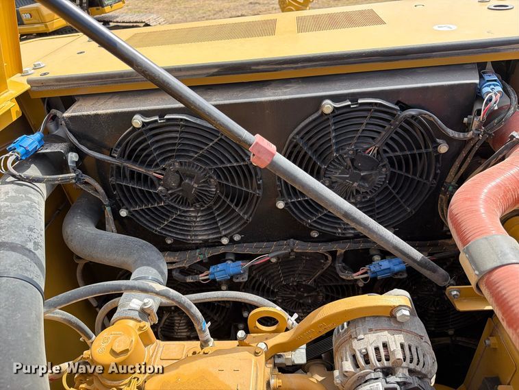 image for item FN3548 2022 Caterpillar 330 excavator