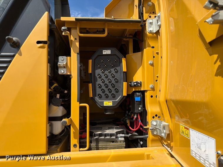 image for item FN3548 2022 Caterpillar 330 excavator