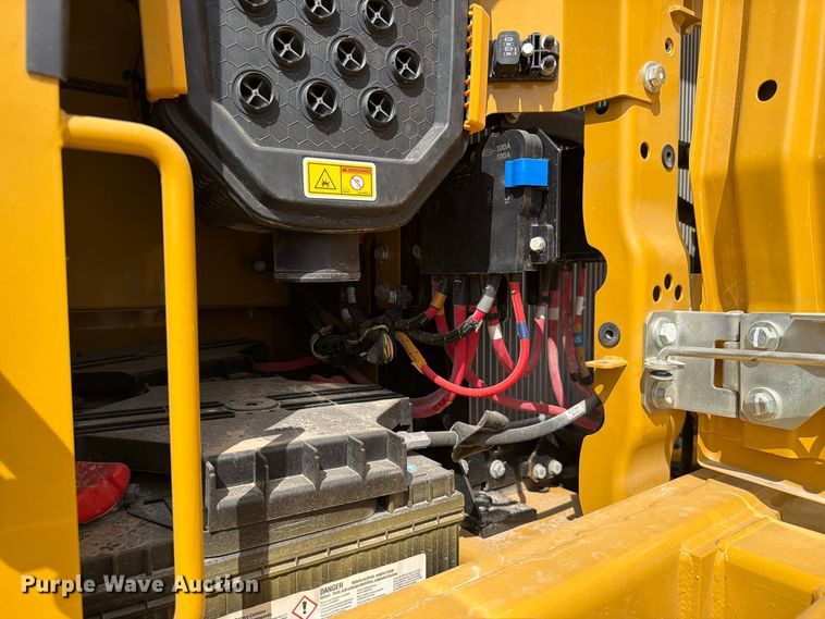 image for item FN3548 2022 Caterpillar 330 excavator