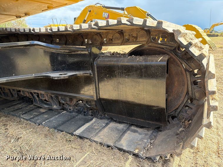 image for item FN3548 2022 Caterpillar 330 excavator