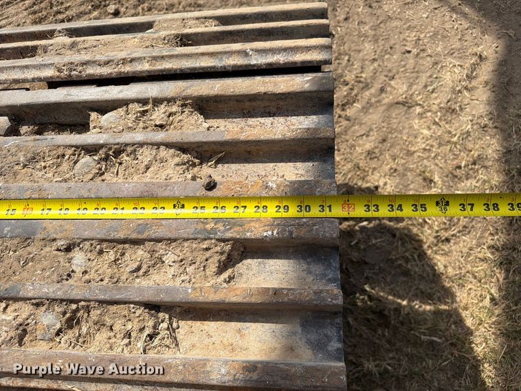 image for item FN3548 2022 Caterpillar 330 excavator