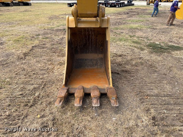 image for item FN3549 2022 Caterpillar 330 TC excavator