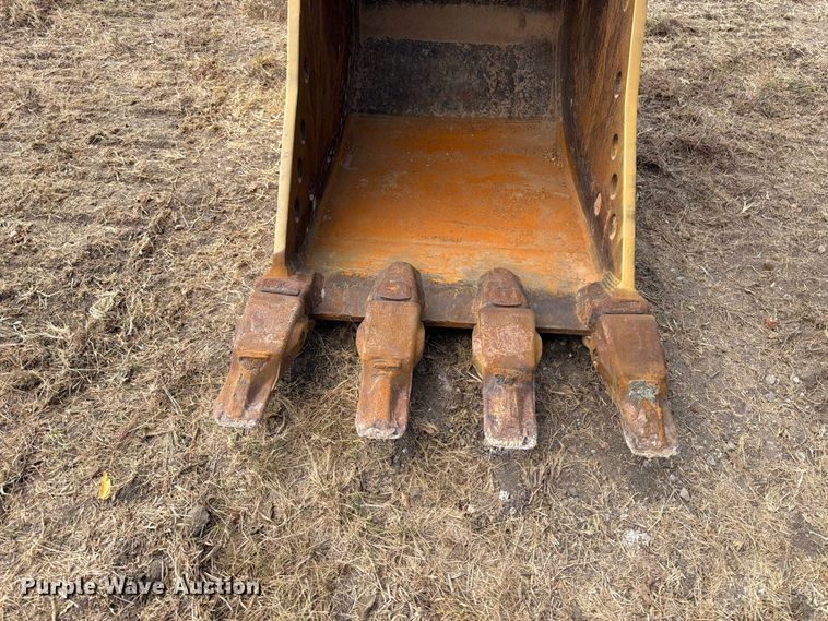 image for item FN3549 2022 Caterpillar 330 TC excavator