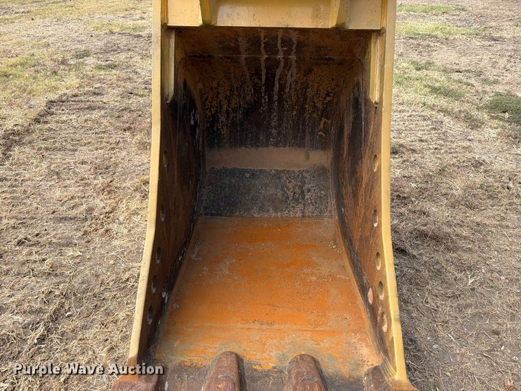 image for item FN3549 2022 Caterpillar 330 TC excavator