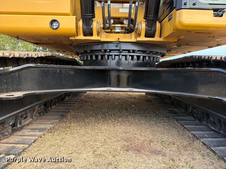 image for item FN3549 2022 Caterpillar 330 TC excavator