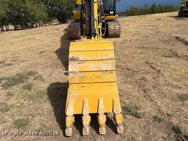 image for item FN3549 2022 Caterpillar 330 TC excavator