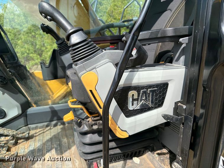 image for item FN3549 2022 Caterpillar 330 TC excavator