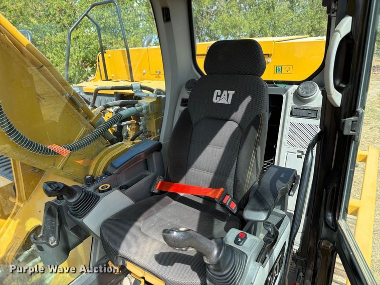 image for item FN3549 2022 Caterpillar 330 TC excavator