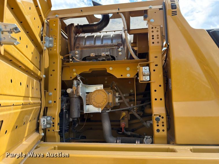 image for item FN3549 2022 Caterpillar 330 TC excavator