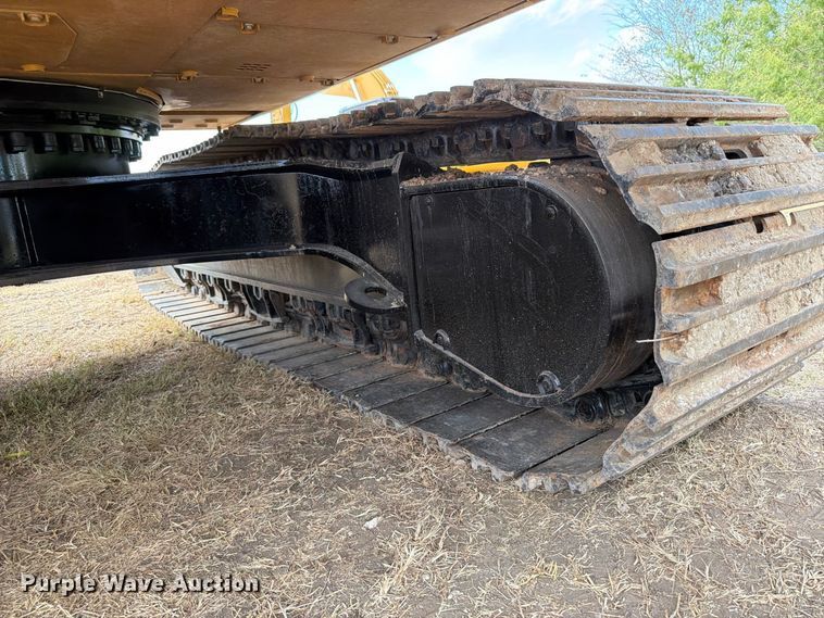image for item FN3549 2022 Caterpillar 330 TC excavator