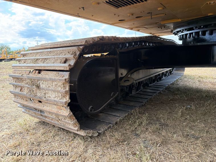 image for item FN3549 2022 Caterpillar 330 TC excavator