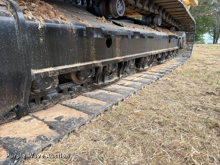 image for item FN3549 2022 Caterpillar 330 TC excavator