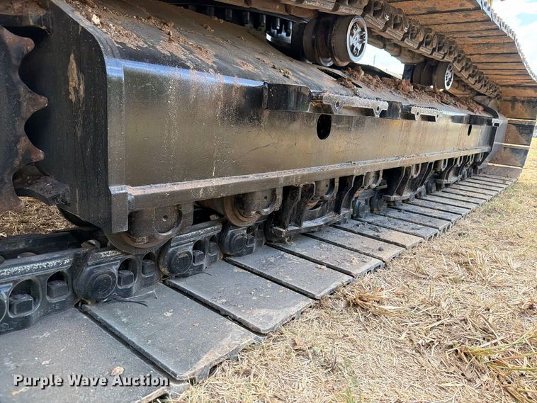 image for item FN3549 2022 Caterpillar 330 TC excavator
