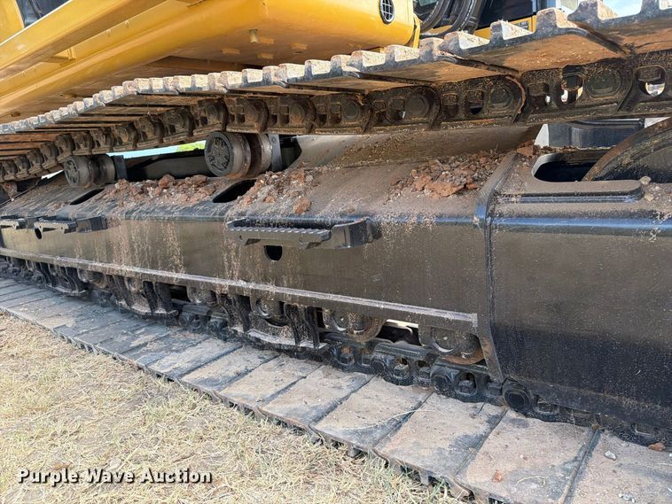 image for item FN3549 2022 Caterpillar 330 TC excavator
