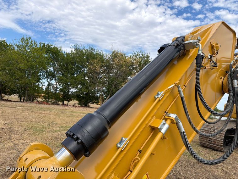 image for item FN3550 2022 Caterpillar 330 TC excavator