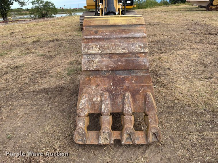 image for item FN3550 2022 Caterpillar 330 TC excavator