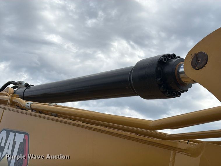 image for item FN3550 2022 Caterpillar 330 TC excavator