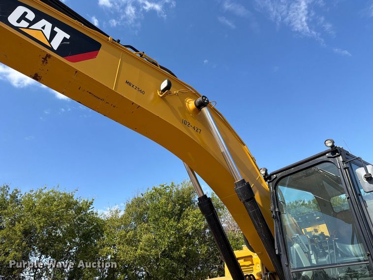 image for item FN3551 2018 Caterpillar 330F L excavator