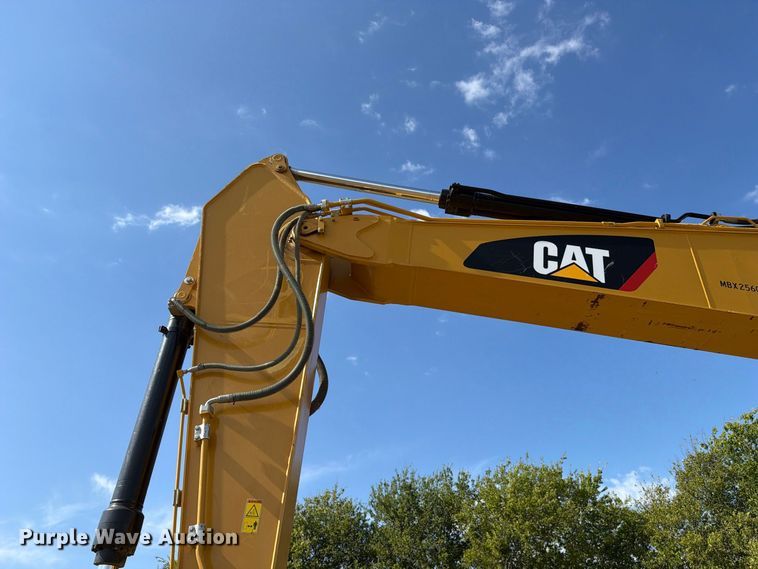 image for item FN3551 2018 Caterpillar 330F L excavator