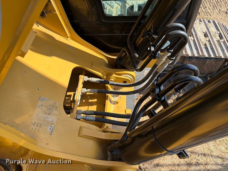 image for item FN3551 2018 Caterpillar 330F L excavator