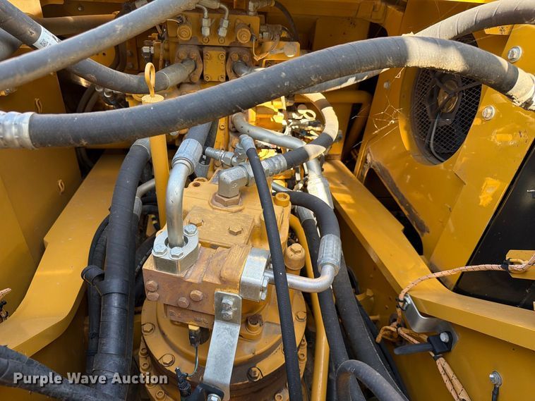 image for item FN3551 2018 Caterpillar 330F L excavator