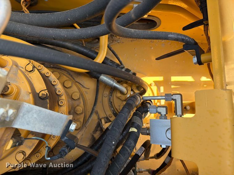 image for item FN3551 2018 Caterpillar 330F L excavator